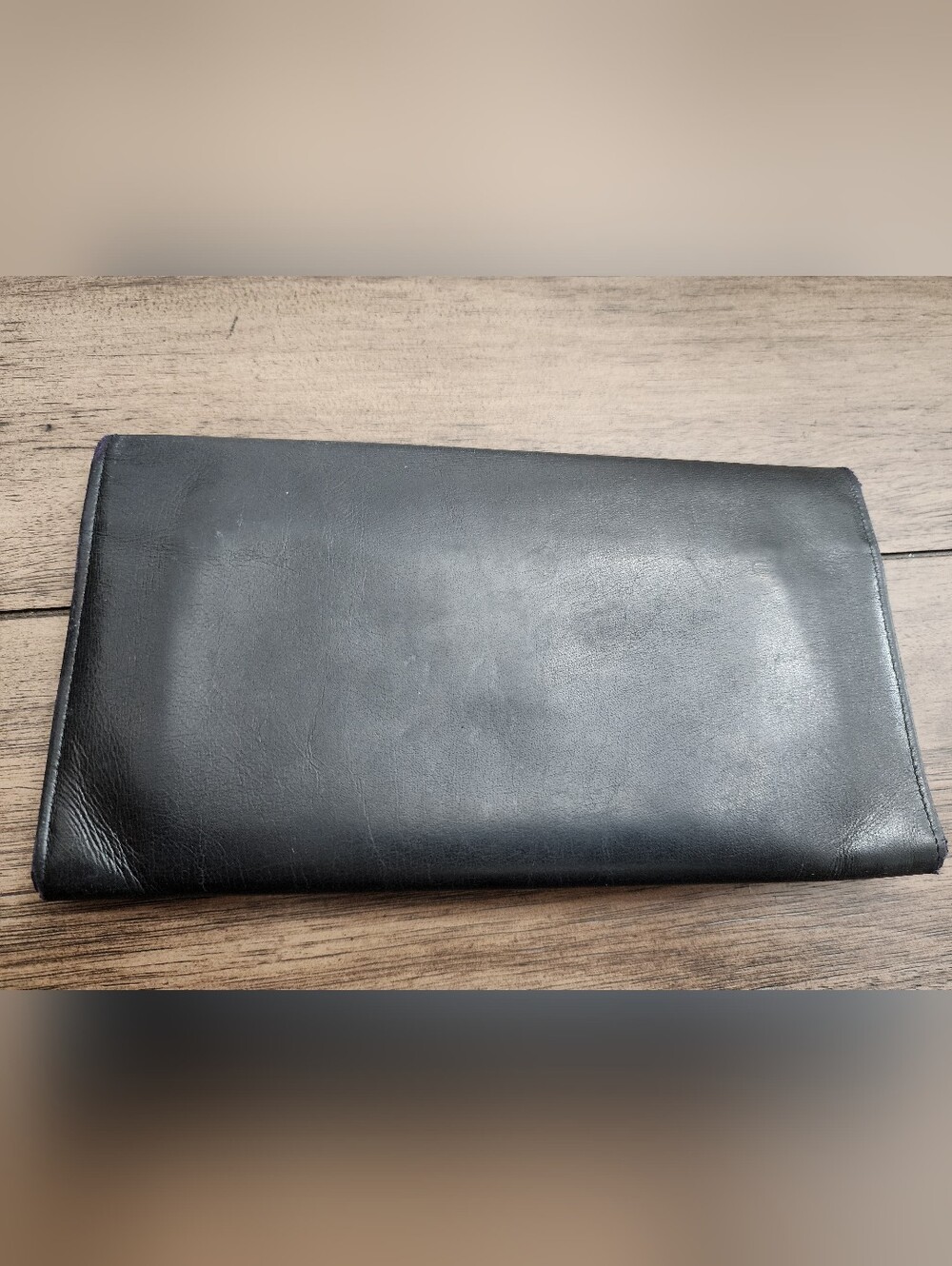 Gucci Vintage Black Leather Clutch with Gold Horsebit and Red Accent - Picture 2 of 13